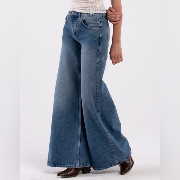 🎉LAST CHANCE🎉FREE PEOPLE
Lovefool Low Rise Jeans - Picture 12 of 15